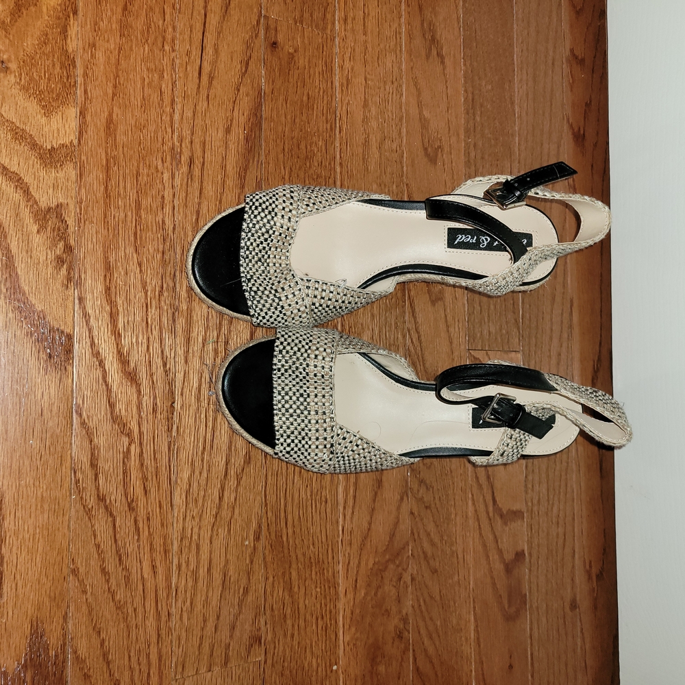 Stylish Black and Tan Woven Sandals